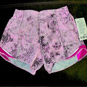 Lululemon Seawheeze Hotty Hot Reflective HR Short 4” size 6 NWT